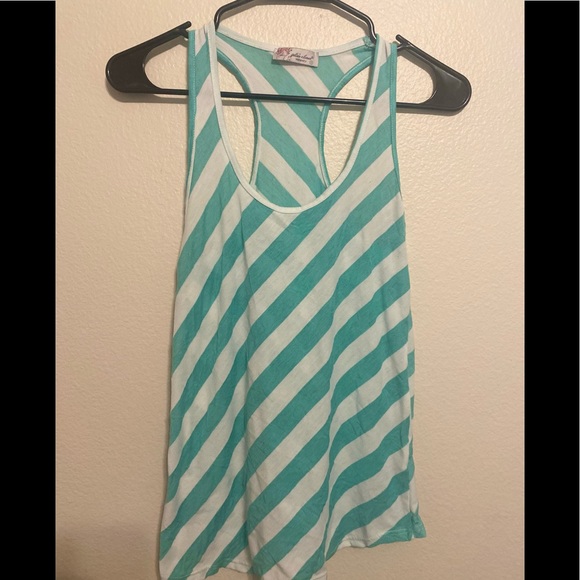 Julie’s closet maternity top - Picture 1 of 3